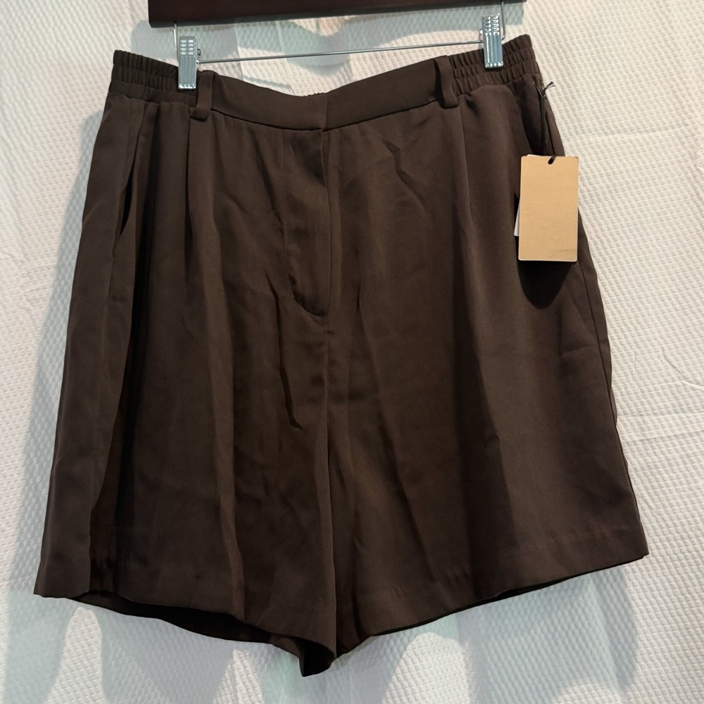 HALOGEN Chocolate Shorts Womens L High Waisted Minimalist Travel Vacation NWT